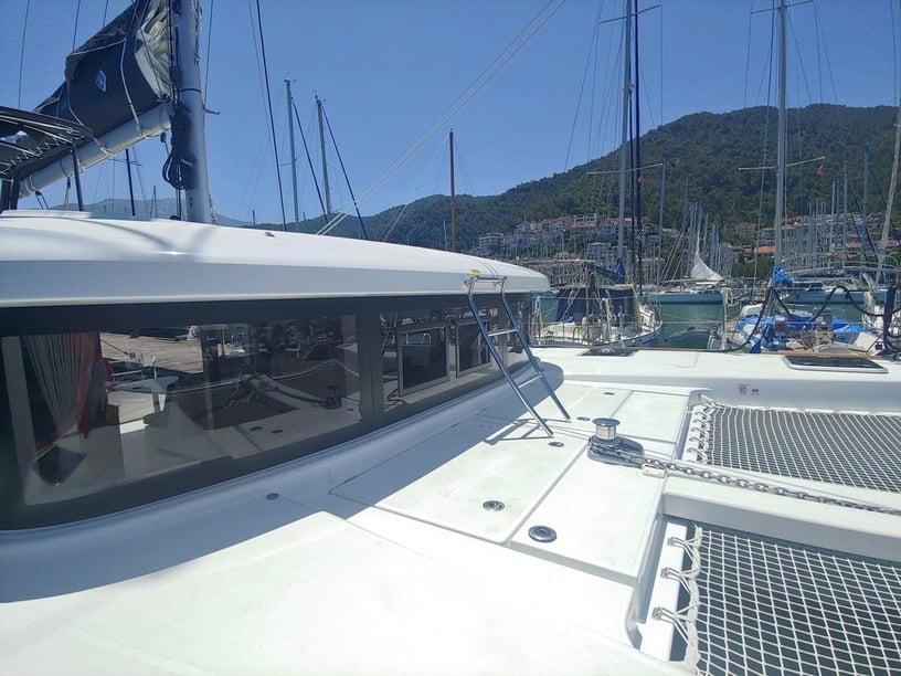 Fethiye Catamaran 4 cabin 8 berths 8 guests 40 ft Listing Number: #9483 5