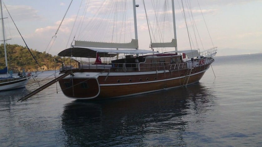 Marmaris Gulet 8 cabin 16 berths 16 guests 31 m Listing Number: #9487 2