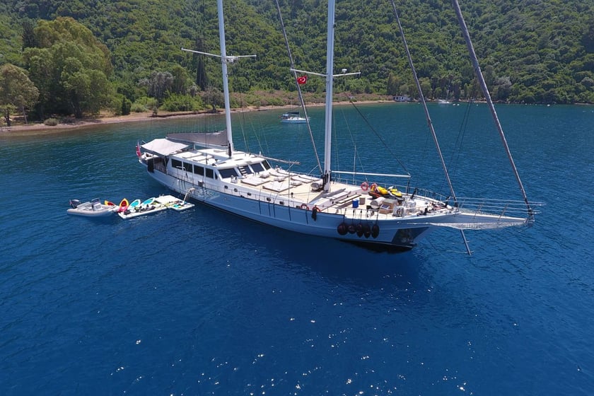 Marmaris Gulet 5 cabin 10 berths 10 guests 38 m Listing Number: #9513 4