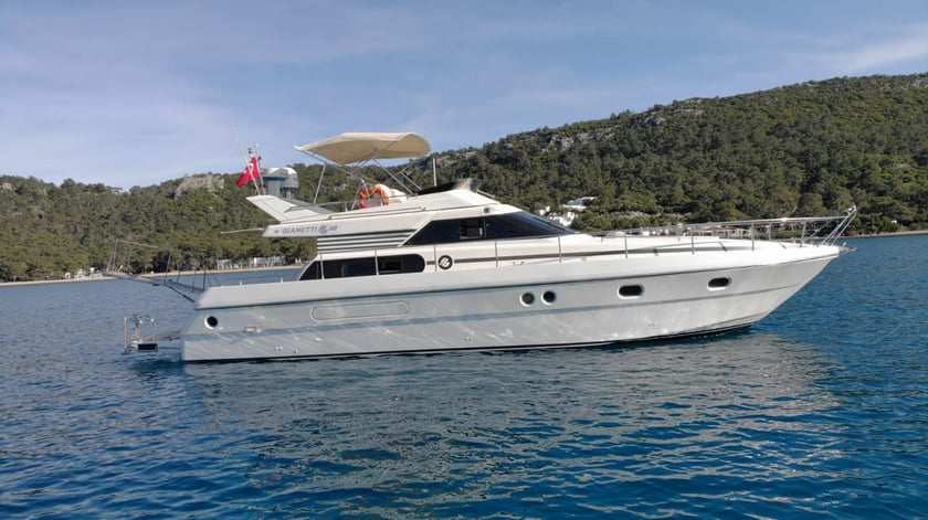 Kemer Yacht a motore cabina 2  cuccette 4  4  ospiti 15 m Numero dell'inserzione: #9532