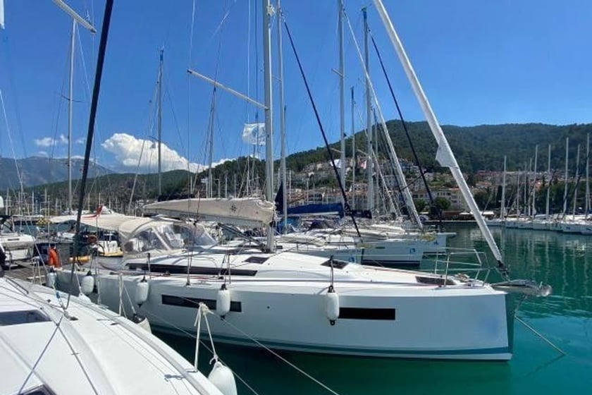 Fethiye Segelboot 4 Kabine 8 Liegeplätze 8 Gäste 13 m Nummer des Inserats: #9616