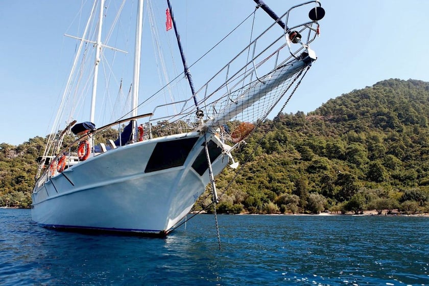 Marmaris Gulet 8 cabin 16 berths 16 guests 25 m Listing Number: #9642 4