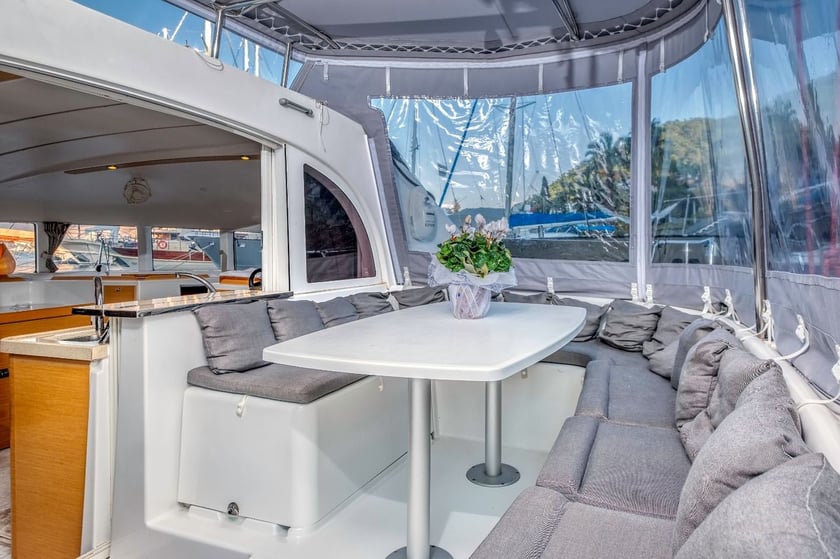 Fethiye Catamaran 3 cabin 6 berths 6 guests 11.58 m Listing Number: #9670 2
