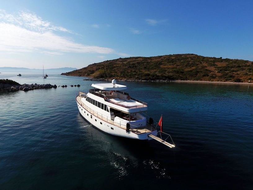 Bodrum Gulet 4 cabin 9 berths 9 guests 27.27 m Listing Number: #9696 3