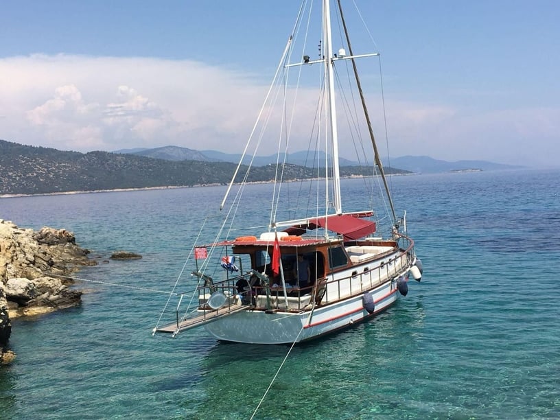 Bodrum Gulet   8 guests 14 m Listing Number: #9698 4