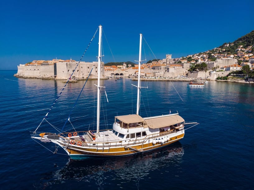 Dubrovnik Gulet 6 cabin 12 berths 12 guests 28 m Listing Number: #9709