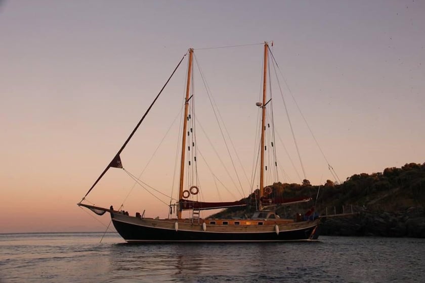 Bodrum Gulet 4 cabin 8 berths 8 guests 17.5 m Listing Number: #9711 4