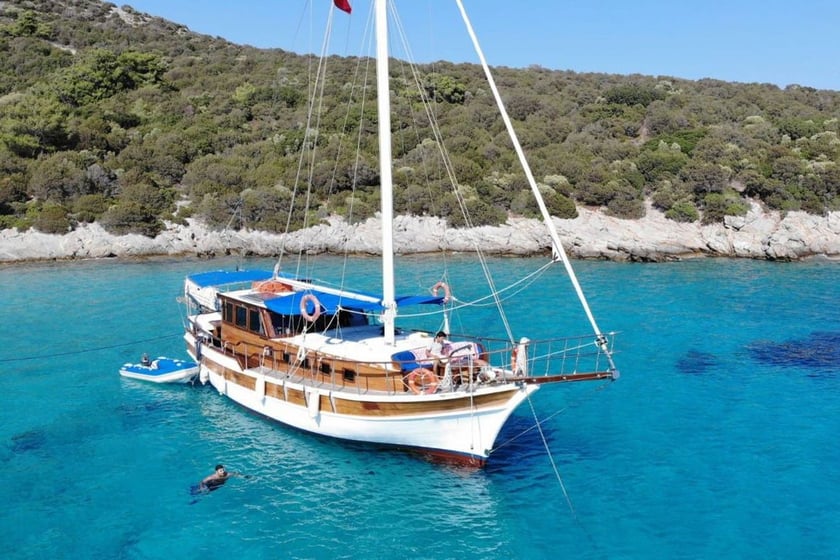 Bodrum Gulet 3 cabin 6 berths 6 guests 15 m Listing Number: #9733
