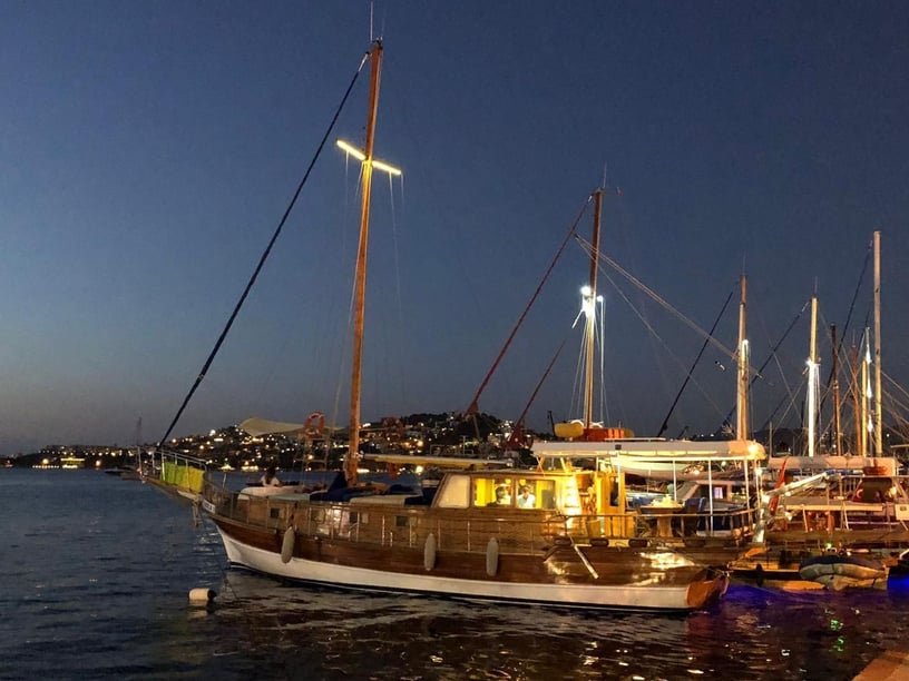 Bodrum Gulet 2 cabin 2 berths 4 guests 15.5 m Listing Number: #9748 5
