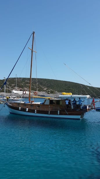 Bodrum Gulet 2 cabin 2 berths 4 guests 15.5 m Listing Number: #9748 2