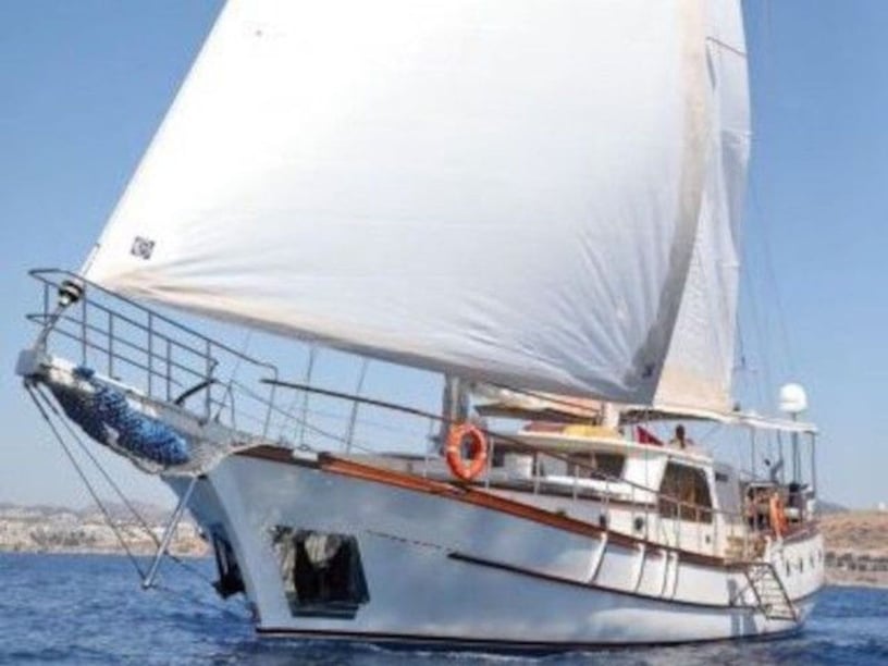 Bodrum Gulet 4 cabin 8 berths 8 guests 22 m Listing Number: #9870 4