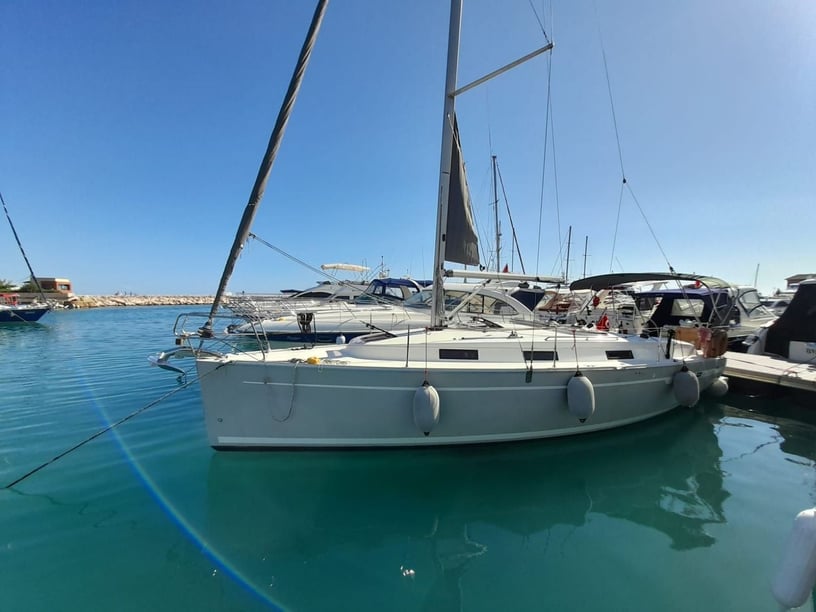 Antalya Zeilboot Cabine 2  4  slaapplaatsen 6  gasten 10 m Lijstnummer: #9935