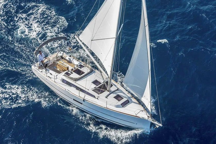 Gocek Sailboat 2 cabin 4 berths 4 guests 36 ft Listing Number: #9938