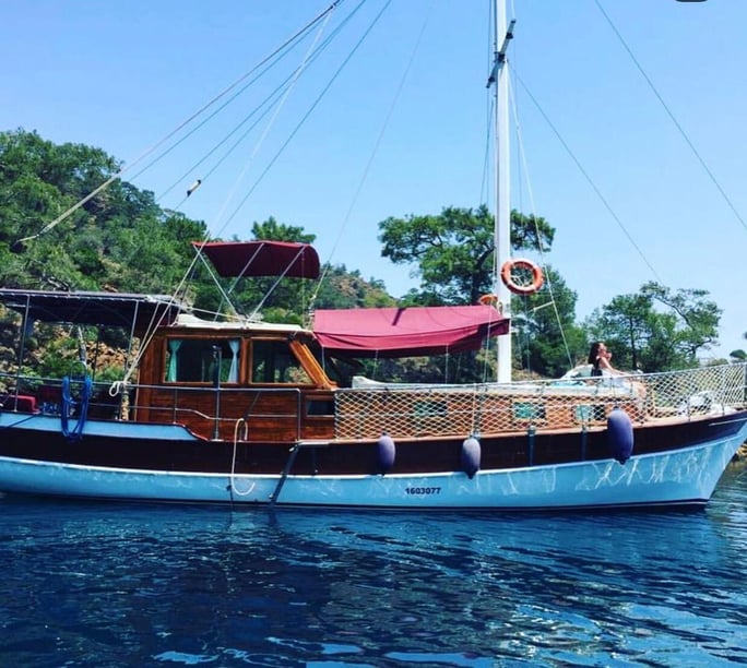 Gocek Gulet 2 cabin 4 berths 4 guests 13 m Listing Number: #9940 3