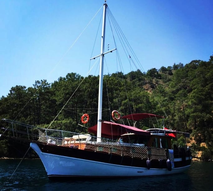 Gocek Gulet 2 cabin 4 berths 4 guests 13 m Listing Number: #9940 2