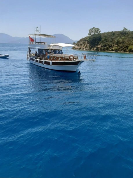Gocek Gulet 2 cabin 4 berths 4 guests 13.5 m Listing Number: #9946 3