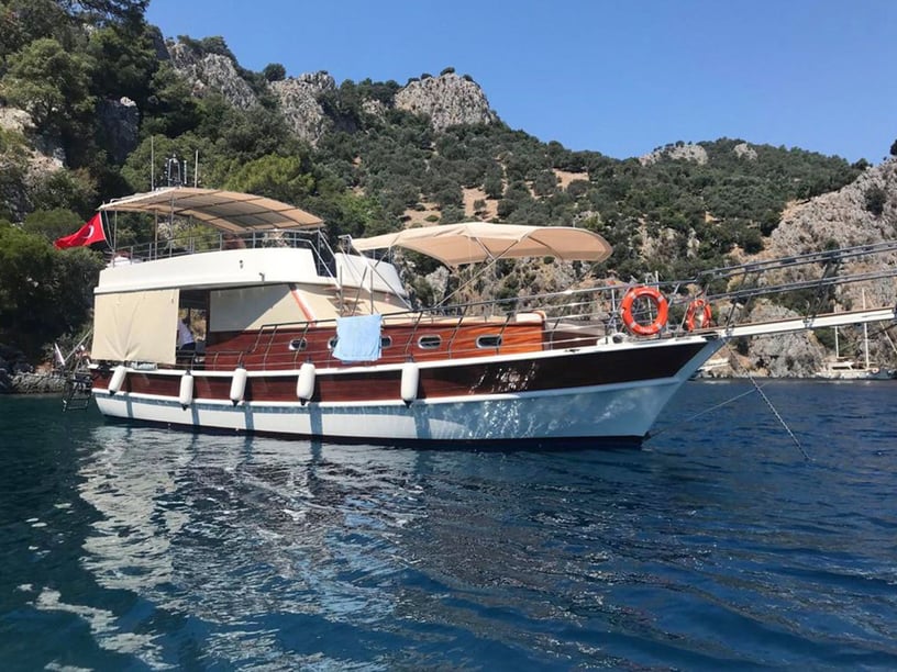 Gocek Gulet 2 cabin 4 berths 4 guests 13.5 m Listing Number: #9946