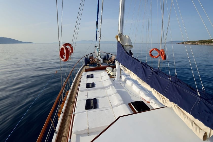 Bodrum Gulet 6 cabin 12 berths 12 guests 23 m Listing Number: #9964 4