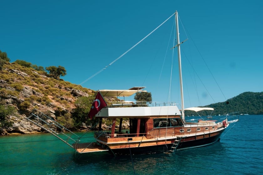 Gocek Gulet Cabine 3  Couchettes 6  Invités 6  14.45 m Numéro de l'annonce: #9987 2