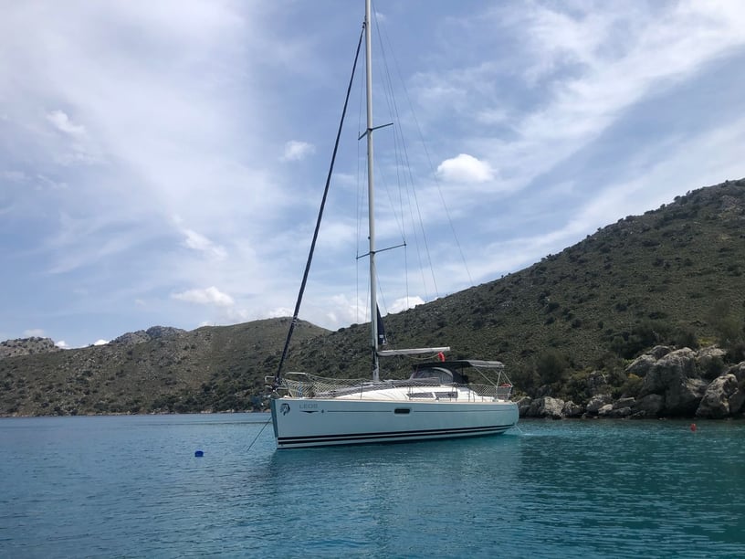 Selimiye Sailboat 3 cabin 6 berths 6 guests 10.69 m Listing Number: #9991