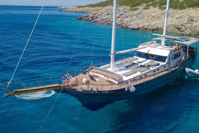 Bodrum Gulet 6 kabin Konaklama 12 kişi Seyir 12 kişi 28 m İlan No: #10180 2