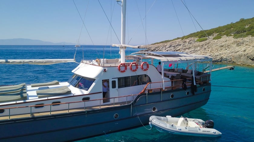 Bodrum Gulet 6 cabin 12 berths 12 guests 28 m Listing Number: #10180 4