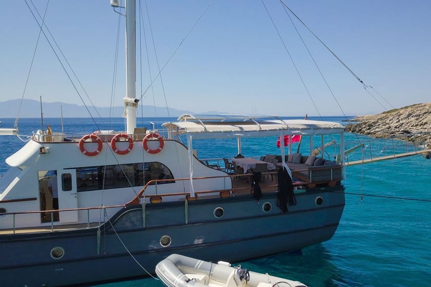 Bodrum Gulet 6 kabin Konaklama 12 kişi Seyir 12 kişi 28 m İlan No: #10180 5