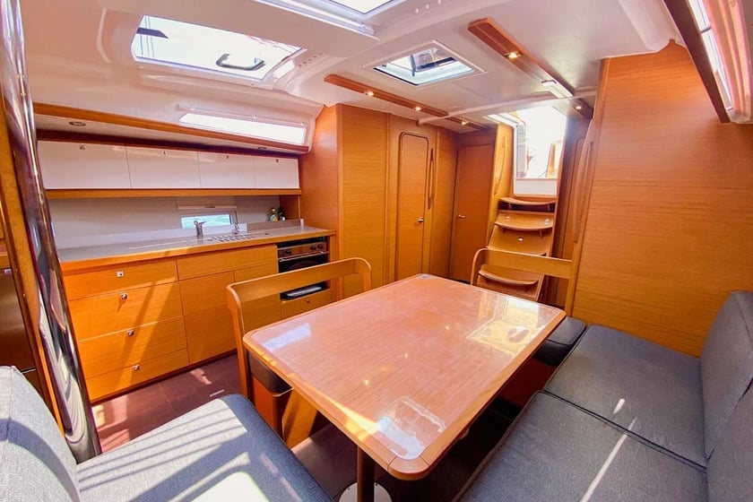 Orhaniye Barca a vela cabina 4  cuccette 8  8  ospiti 13.24 m Numero dell'inserzione: #10238 5