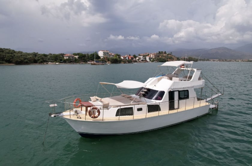 Fethiye Motor Yacht 3 cabin 6 berths 12 guests 15 m Listing Number: #10258 3