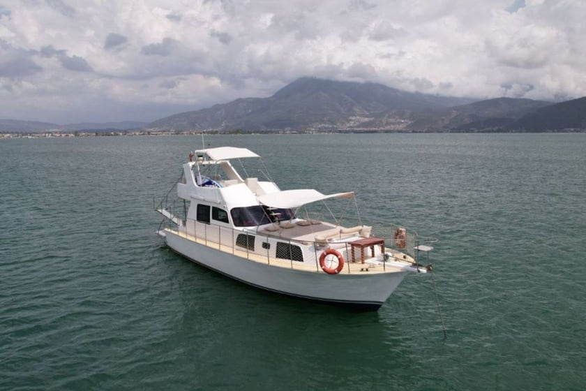 Fethiye Motorjacht Cabine 3  6  slaapplaatsen 12  gasten 15 m Lijstnummer: #10258 2
