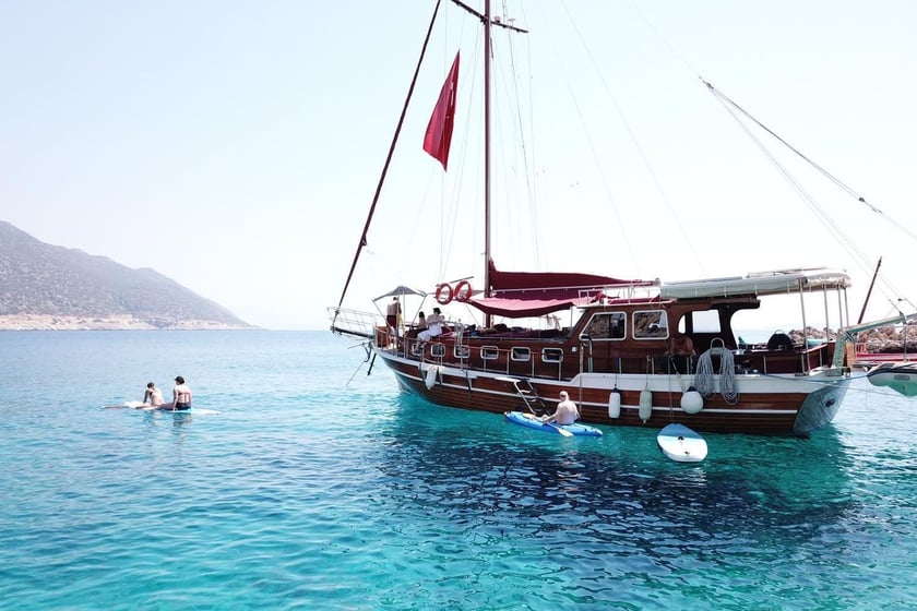 Kalkan Gulet Cabine 3  Couchettes 6  Invités 12  16 m Numéro de l'annonce: #10259 5