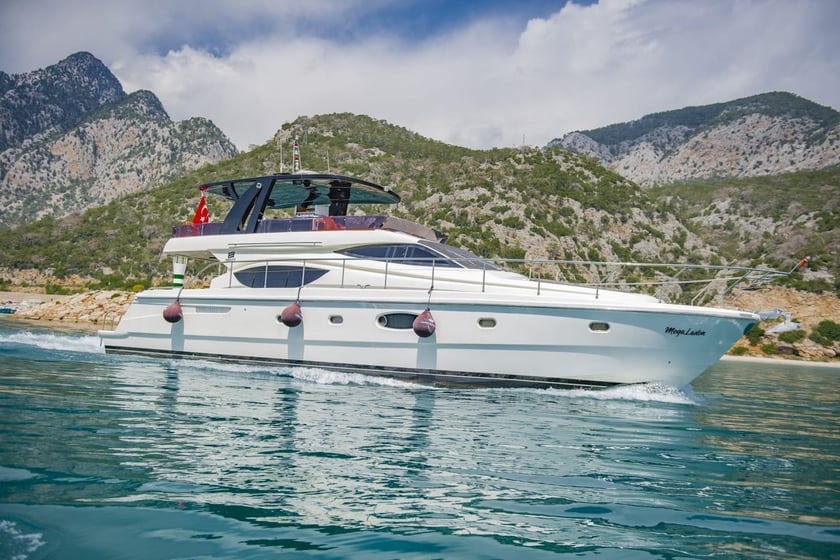 Antalya Motorjacht Cabine 3  6  slaapplaatsen 12  gasten 55 ft Lijstnummer: #10271
