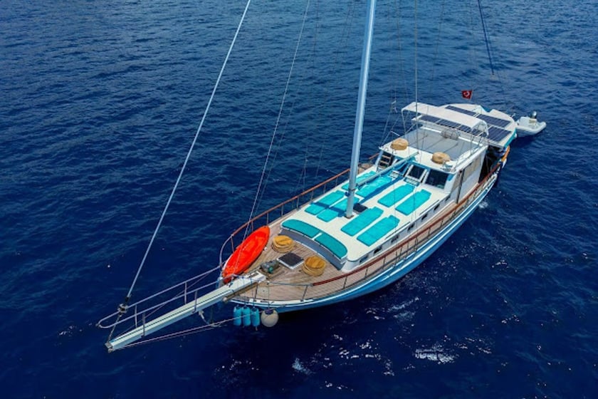 Gocek Gulet Cabine 3  Couchettes 6  Invités 6  18.5 m Numéro de l'annonce: #10306 2