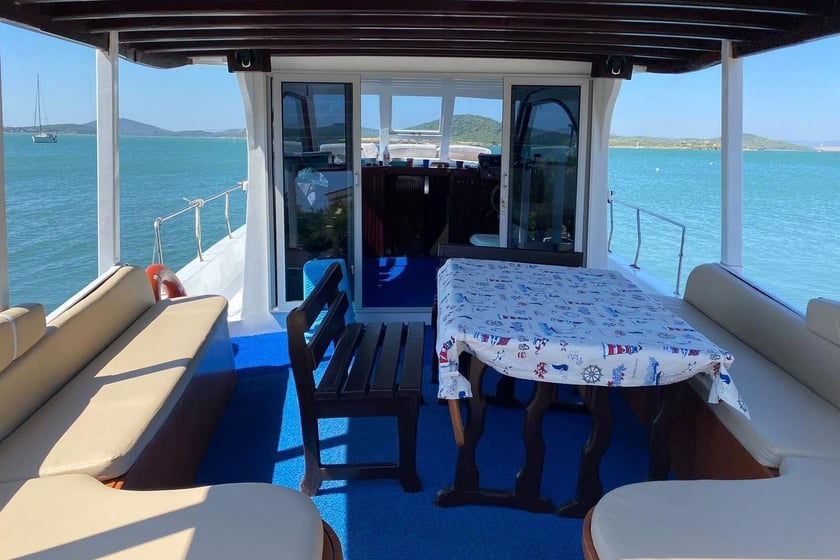 Ayvalik Yacht à moteur   Invités 10  14 m Numéro de l'annonce: #10342 4