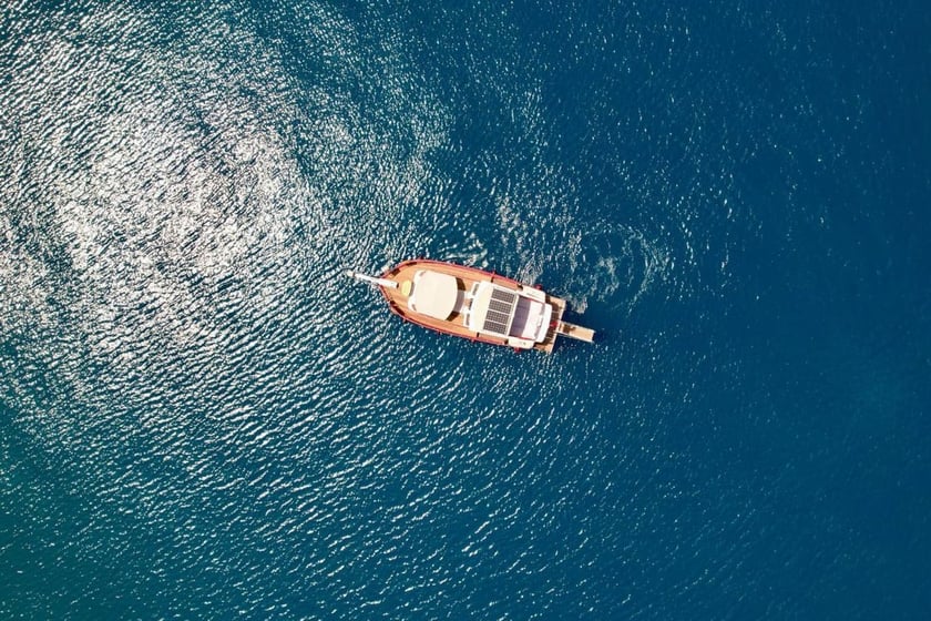 Marmaris Motoryat 2 kabin Konaklama 4 kişi Seyir 6 kişi 12 m İlan No: #10356 4