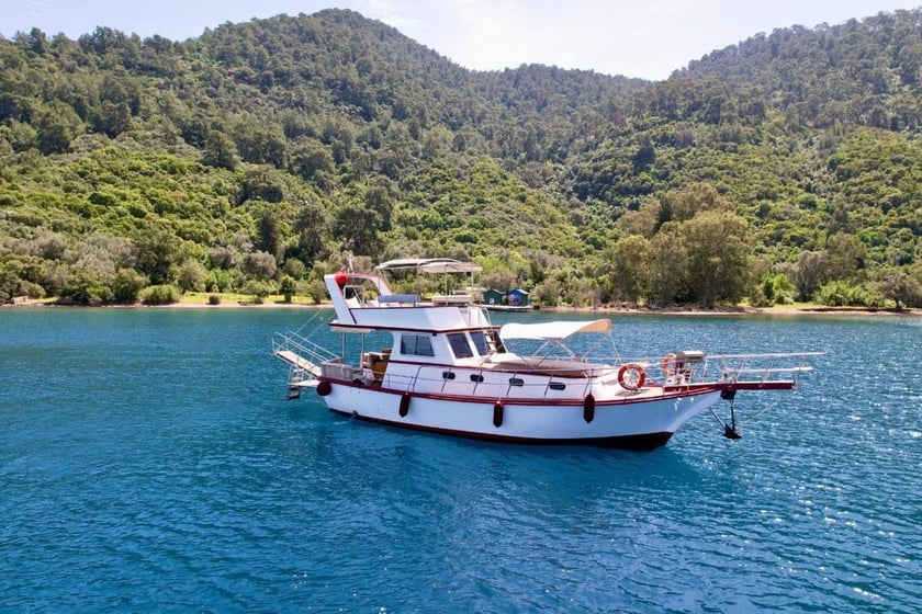 Marmaris Motoryat 2 kabin Konaklama 4 kişi Seyir 6 kişi 12 m İlan No: #10356 2