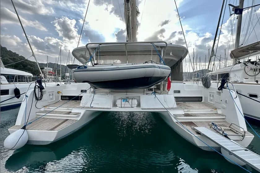 Fethiye Catamaran 6 cabin 10 berths 10 guests 12.8 m Listing Number: #10518 2