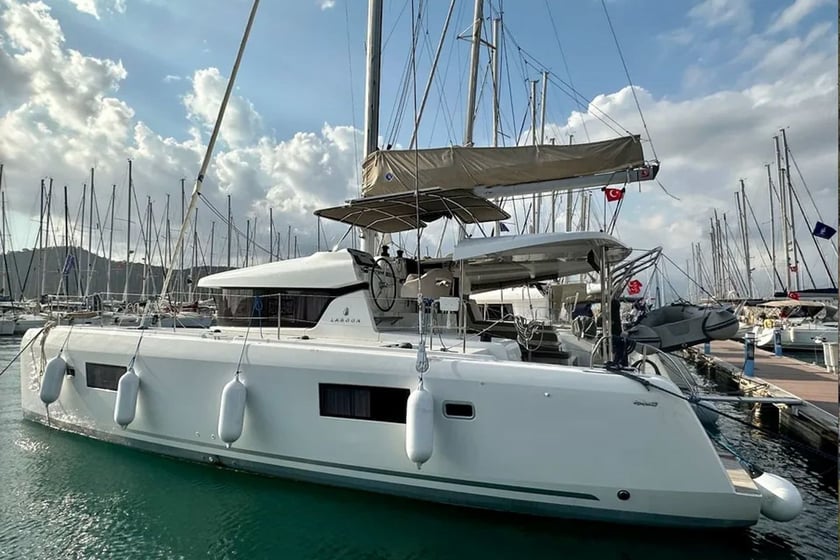 Fethiye Catamaran 6 cabin 10 berths 10 guests 12.8 m Listing Number: #10518