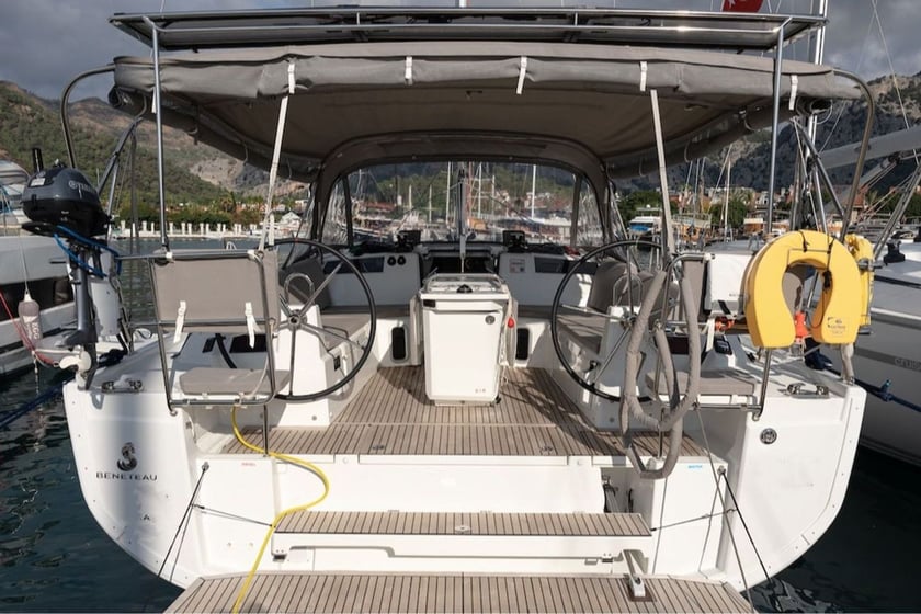 Gocek Zeilboot Cabine 3  8  slaapplaatsen 8  gasten 12.87 m Lijstnummer: #10524