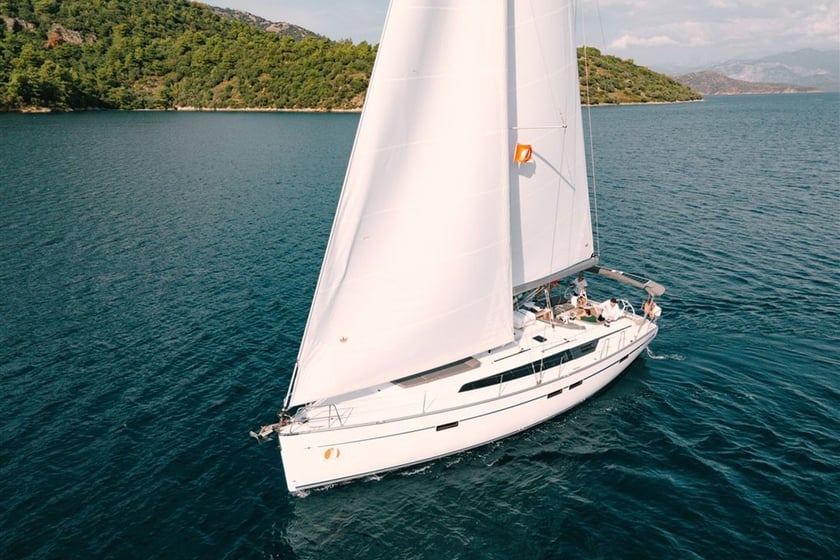 Fethiye Voilier Cabine 4  Couchettes 8  Invités 8  14.27 m Numéro de l'annonce: #10560 4
