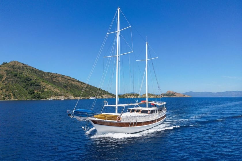 Göcek Gulet 6 Kabine 12 Liegeplätze 12 Gäste 23 m Nummer des Inserats: #10605 2