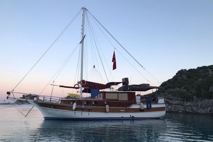 Fethiye Gulet 4 cabin 8 berths 8 guests 18.1 m Listing Number: #10683 5