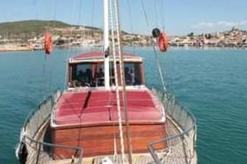 Ayvalik Gulet   10 guests 13 m Listing Number: #10702 3