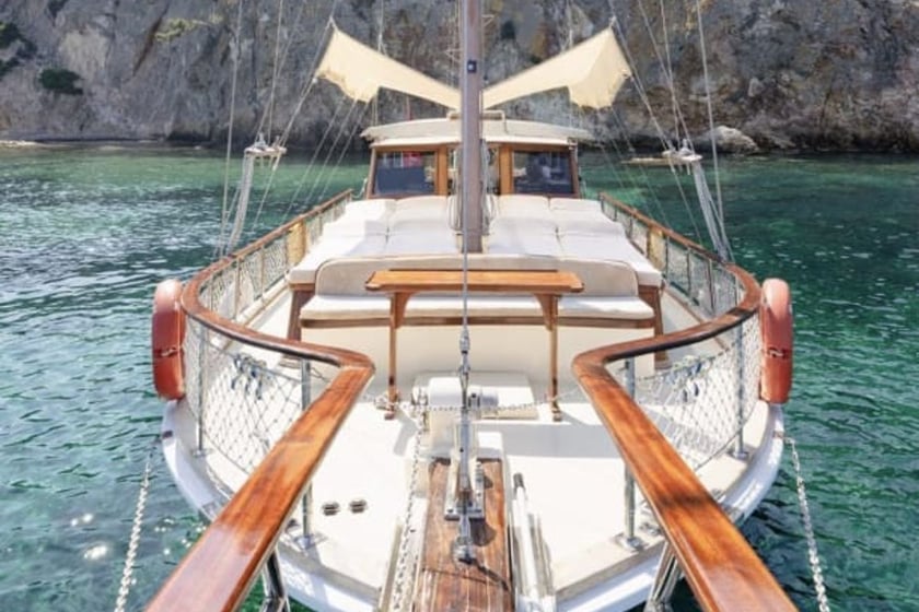 Ayvalık Gulet 2 kabin Konaklama 4 kişi Seyir 6 kişi 14 m İlan No: #10735 4