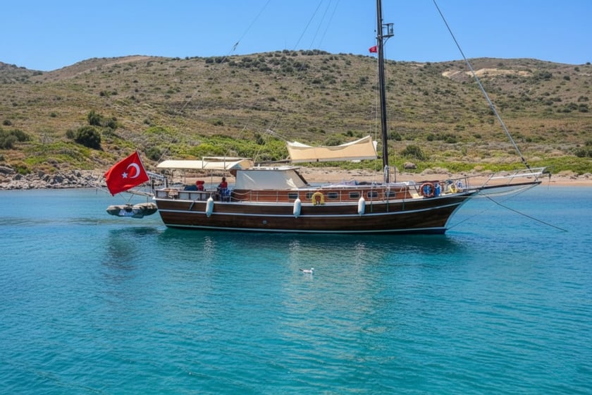 Ayvalik Gulet 2 cabin 4 berths 6 guests 14 m Listing Number: #10735