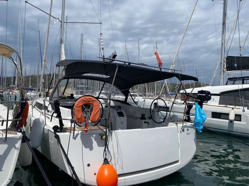 Fethiye Velero Cabina 5  10  literas 10  invitados 14.42 m Número de anuncio: #10803 5
