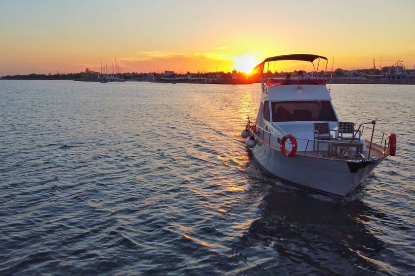 Tuzla Motor Yacht   3 guests 10 m Listing Number: #10826 3