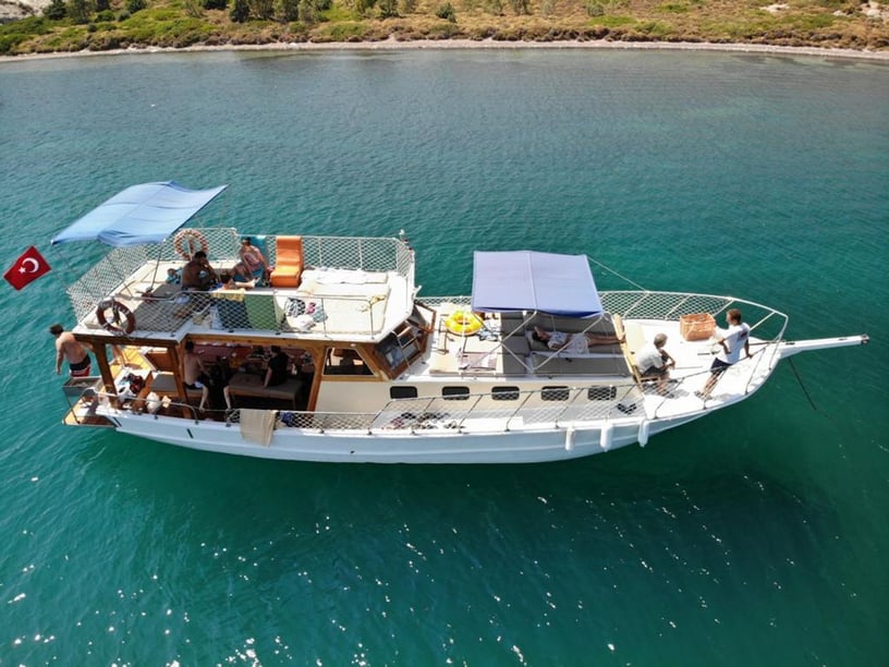 Izmir Gulet   24 guests 13 m Listing Number: #10832 4