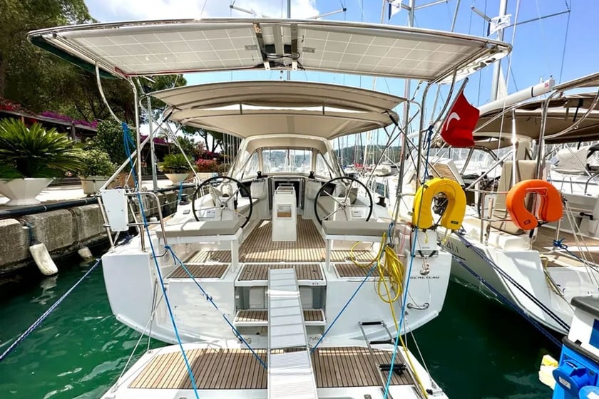 Fethiye Yelkenli 3 kabin Konaklama 6 kişi Seyir 6 kişi 11.8 m İlan No: #10894 3