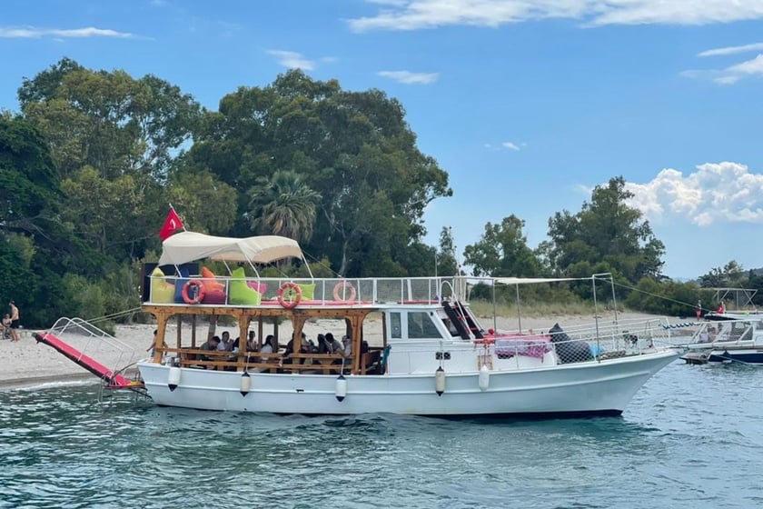 İzmir Goleta   24  invitados 14.5 m Número de anuncio: #10944